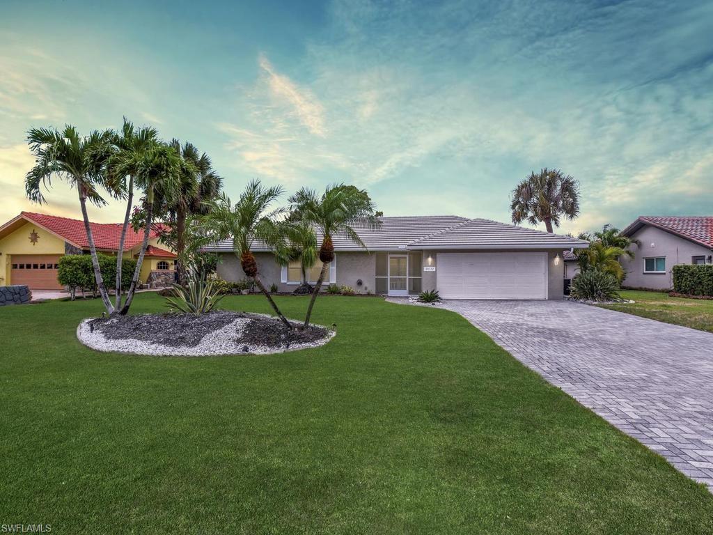 Updated Single Family Pool Home in Spanish Wells Golf Community