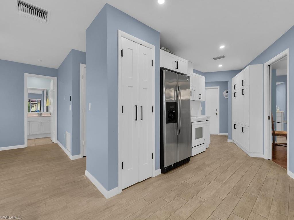 Kitchen w/ Pantry