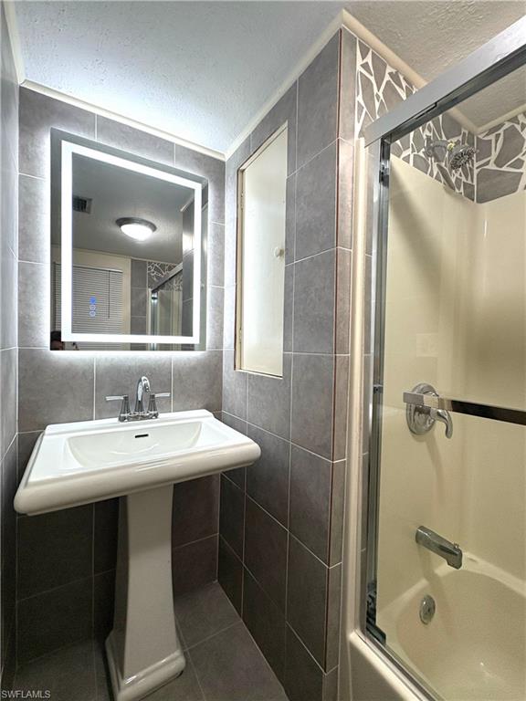 2156 Victoria AVE photo 13