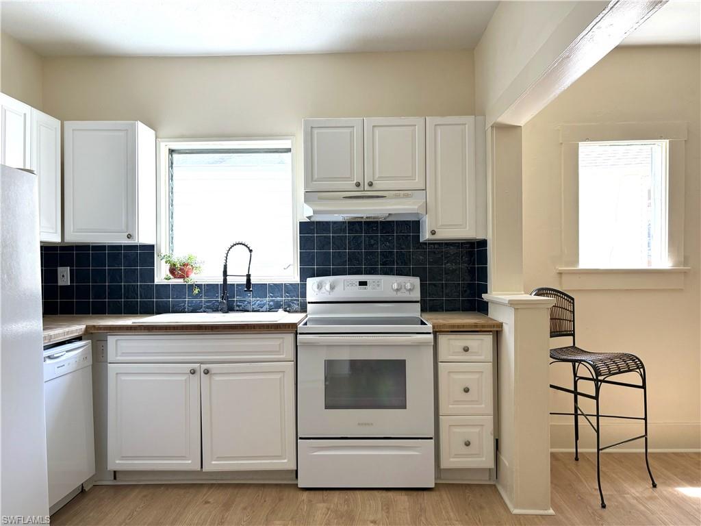 2156 Victoria AVE photo 9