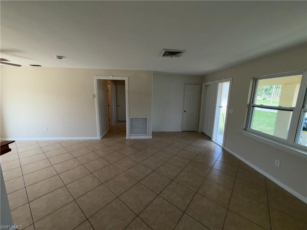1101 Leeland Heights BLVD E photo 7