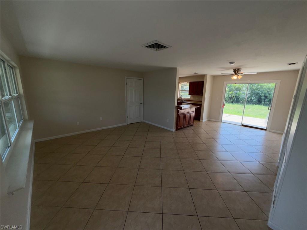1101 Leeland Heights BLVD E