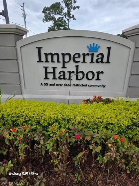 ENTRANCE TO COMMUNITY