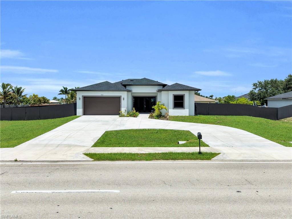 914 Chiquita BLVD N
