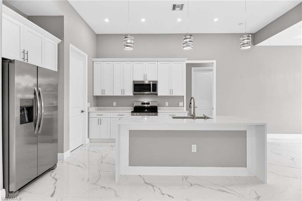 1114 Bari ST E photo 8