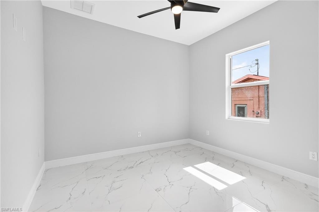 1118 Bari ST E photo 26