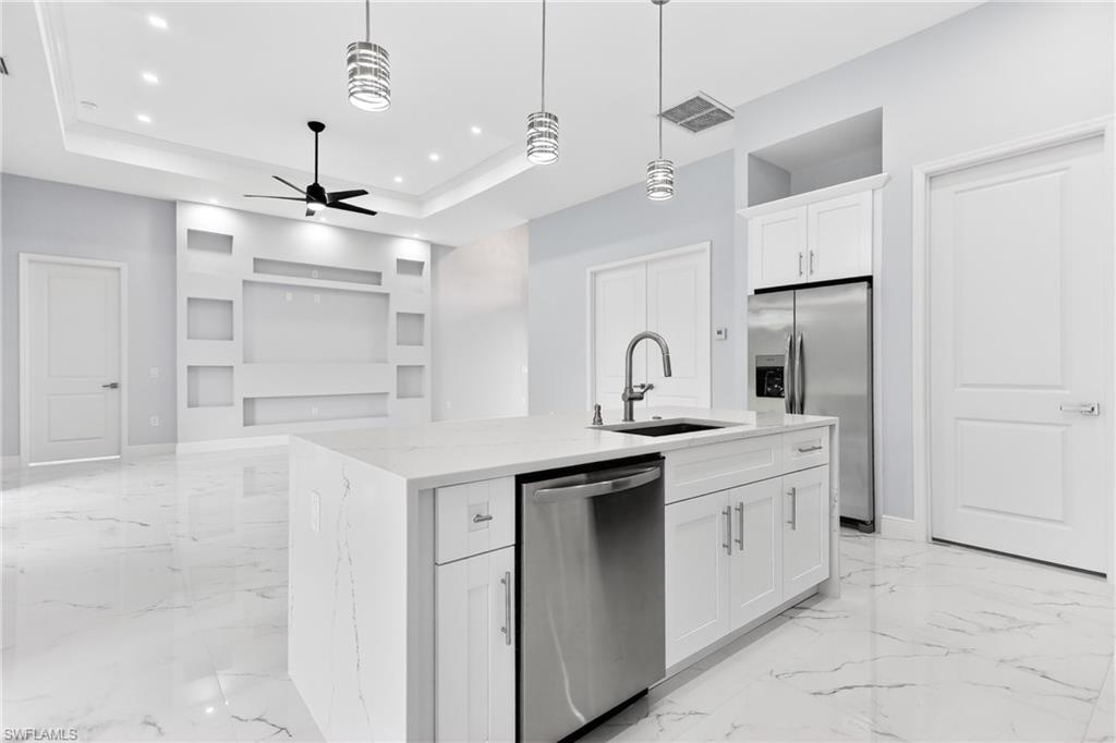 1118 Bari ST E photo 32