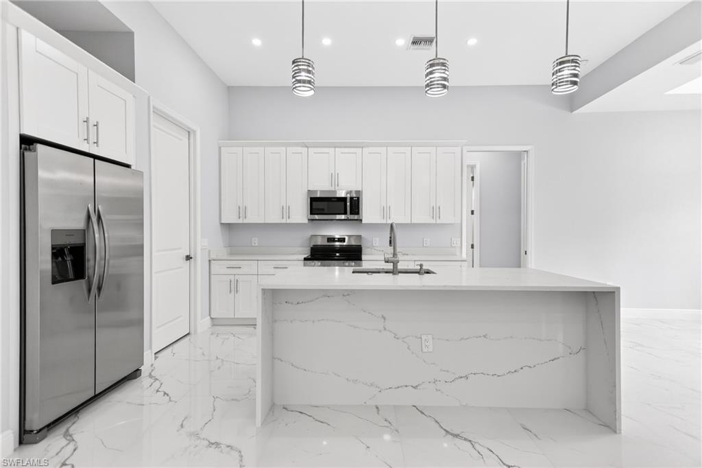 1118 Bari ST E photo 11
