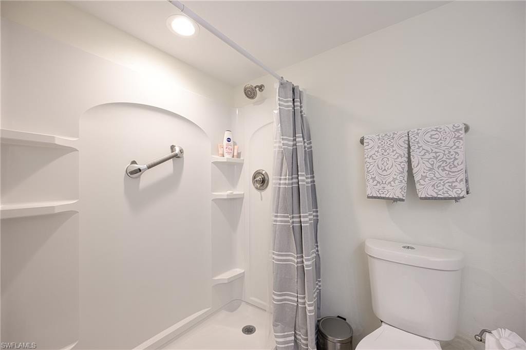 135 Cypress WAY E C photo 18