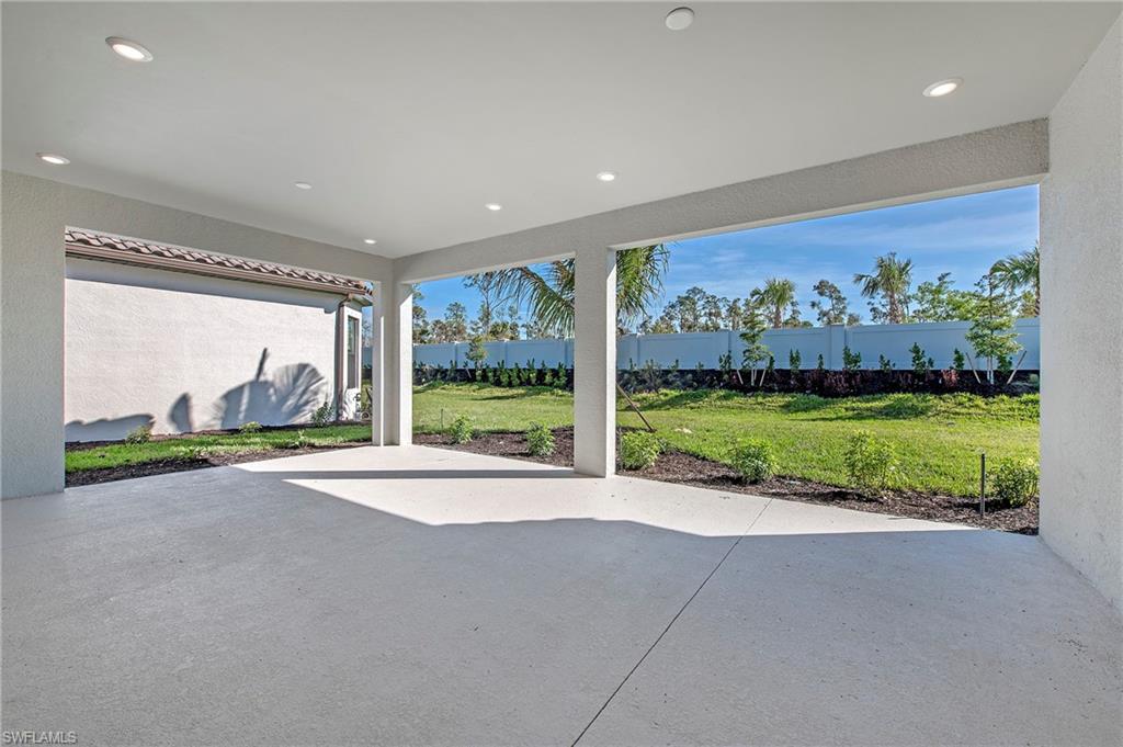 Lanai has been screened in since pictures were taken.
