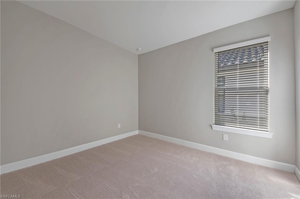 Ceiling fan has been installed since pictures were taken.