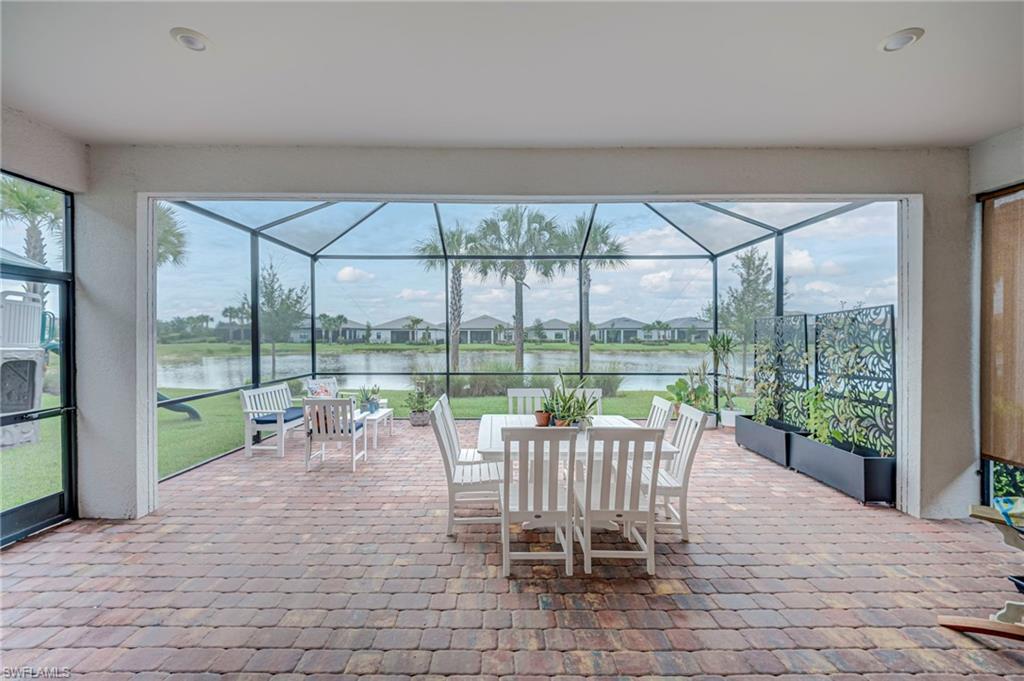 Lanai & Cage - Screened-in