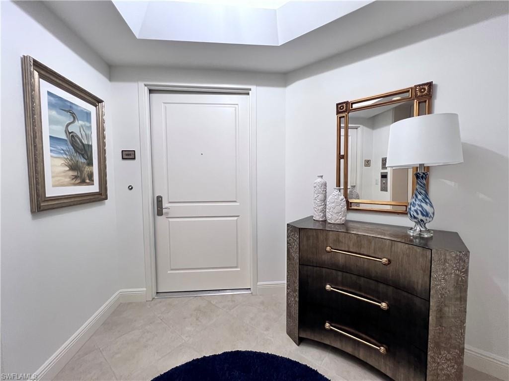 Elevatory Foyer