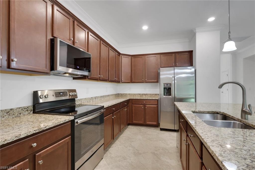 9469 Foxglove LN photo 6