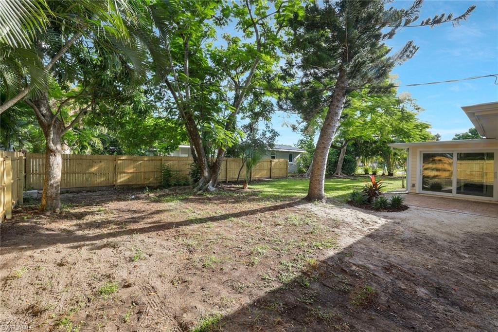 1755 Oakley AVE photo 26