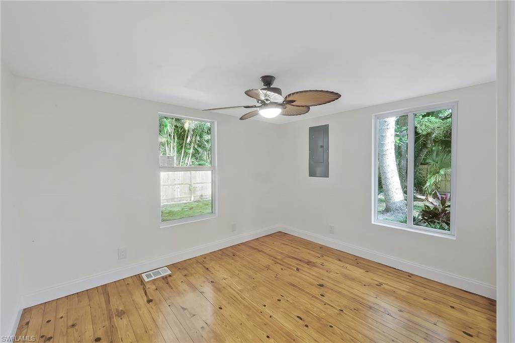 1755 Oakley AVE photo 21