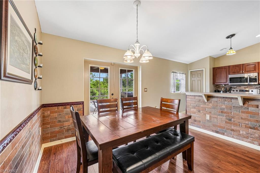 437 Raymer ST photo 7