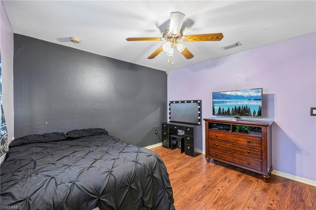 437 Raymer ST photo 19