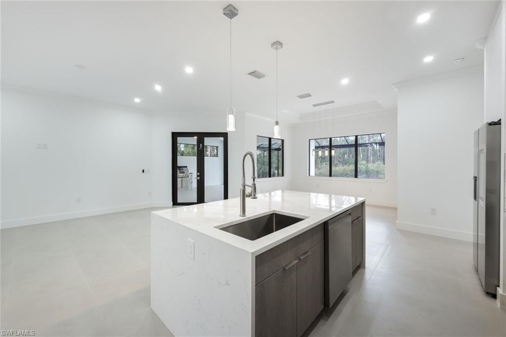 2806 Golden Gate BLVD W photo 13