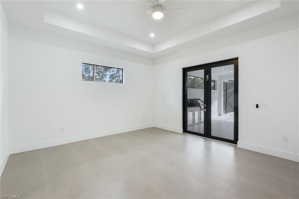2806 Golden Gate BLVD W photo 17