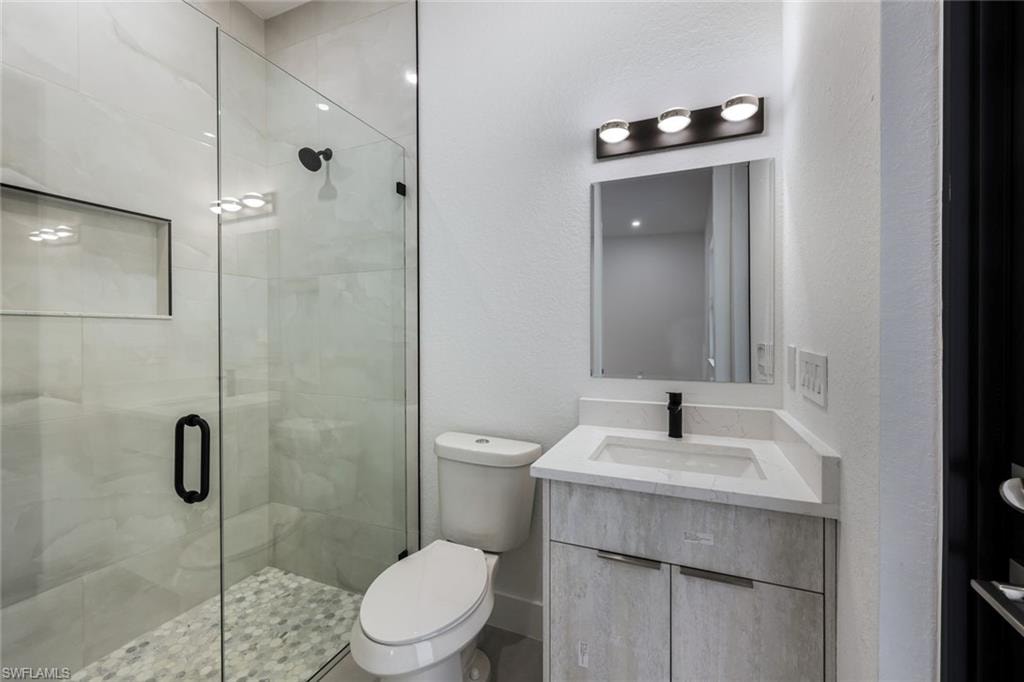 2806 Golden Gate BLVD W photo 26
