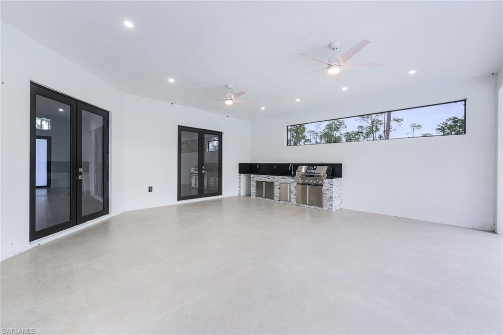 2806 Golden Gate BLVD W photo 32