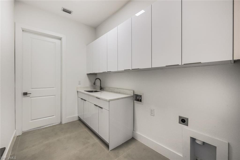 2806 Golden Gate BLVD W photo 29