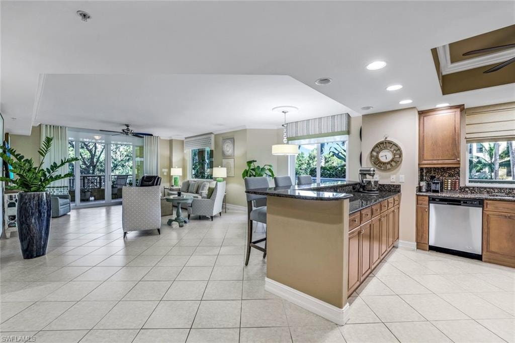2728 Tiburon BLVD E 105