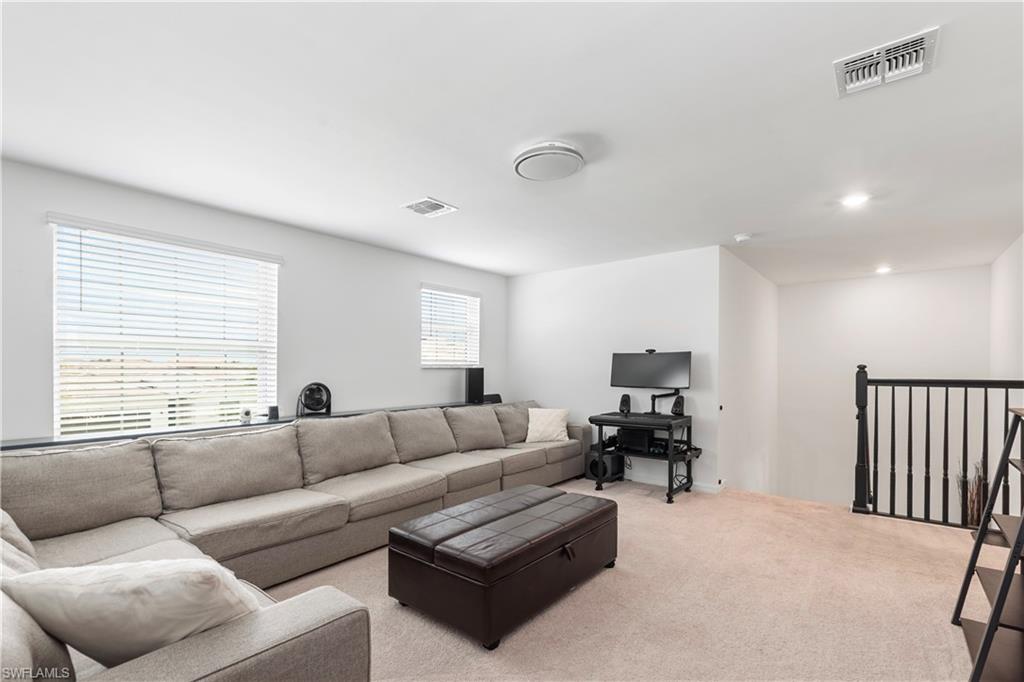 2nd Floor Bonus room