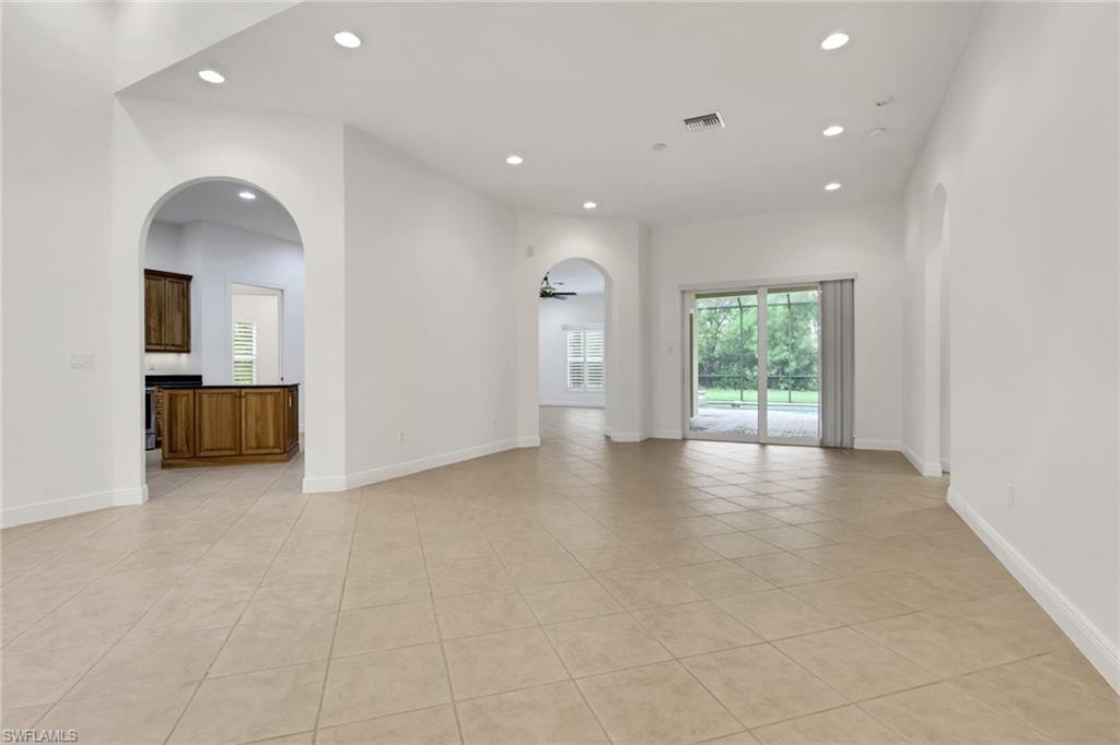 10233 Avonleigh DR photo 6