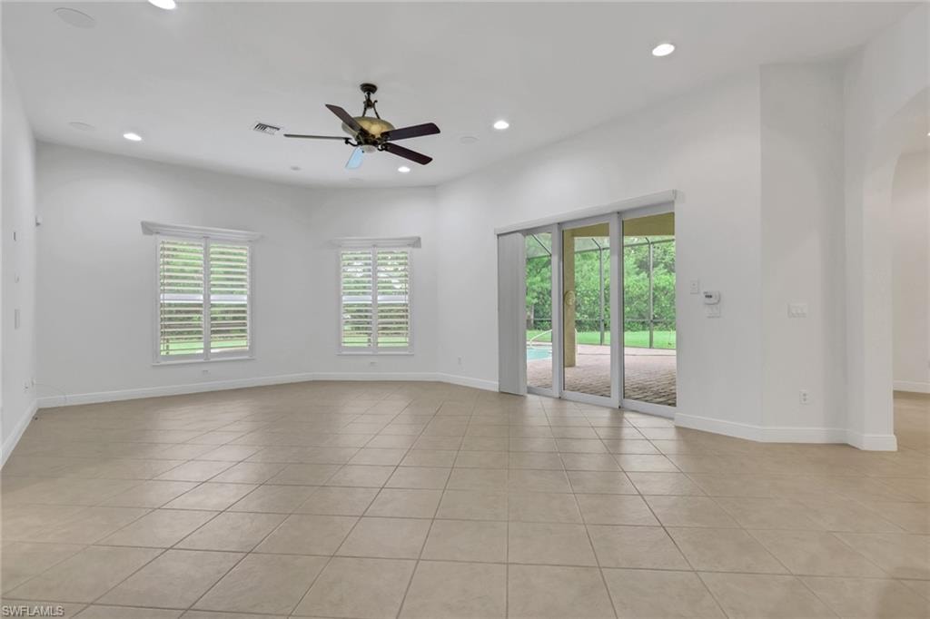 10233 Avonleigh DR photo 9