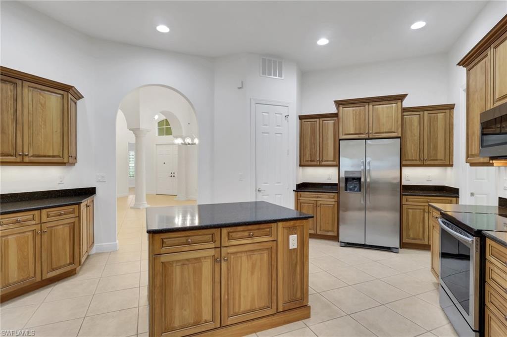 10233 Avonleigh DR photo 8