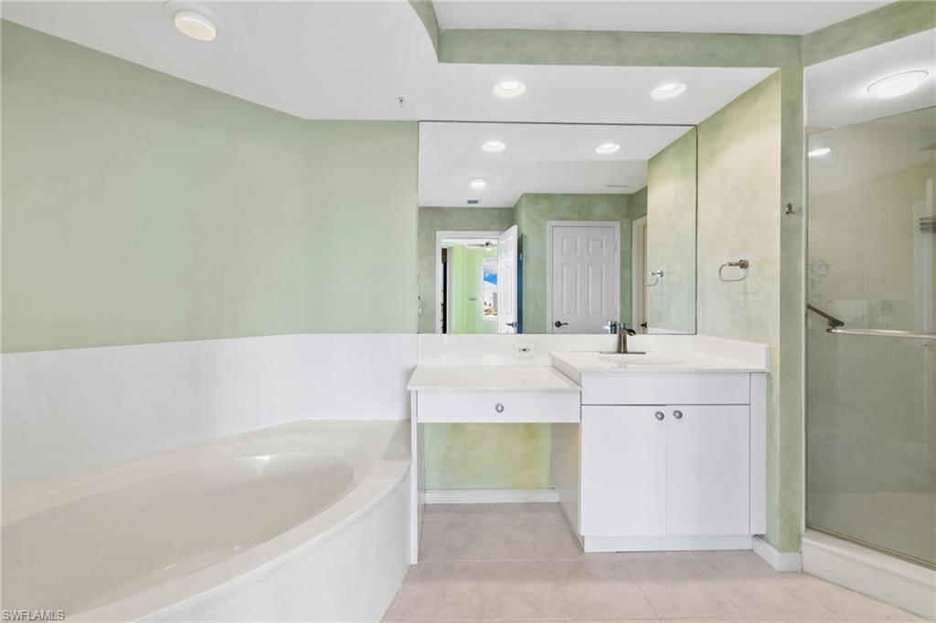 420 Cove Tower DR 804 photo 20