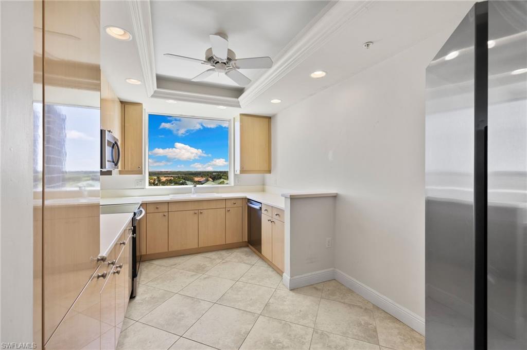 420 Cove Tower DR 804 photo 25