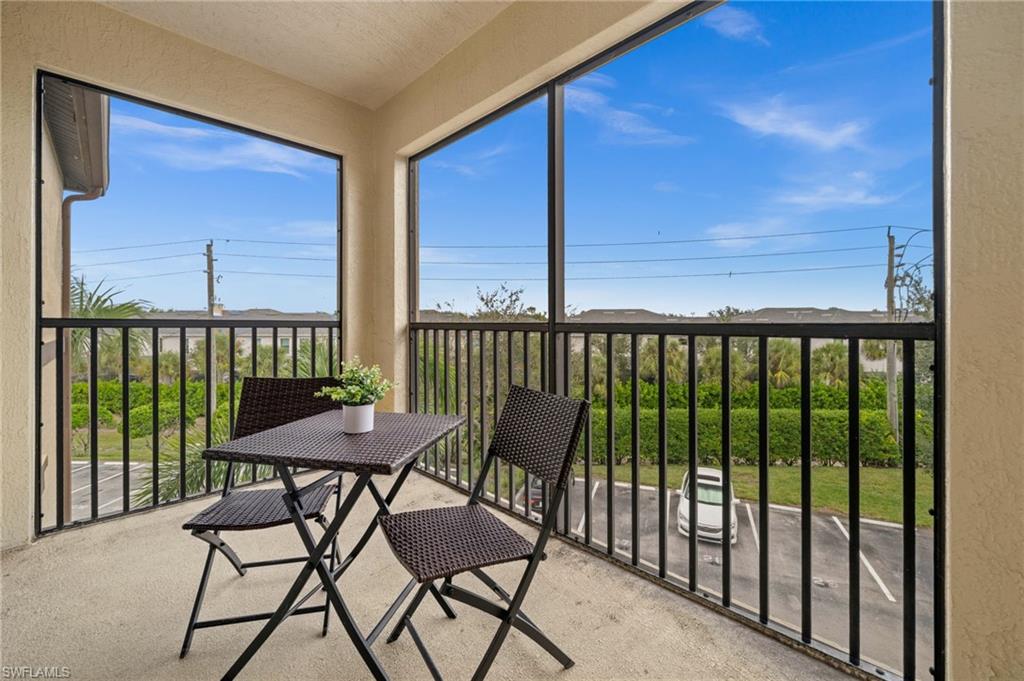 Large sunny lanai