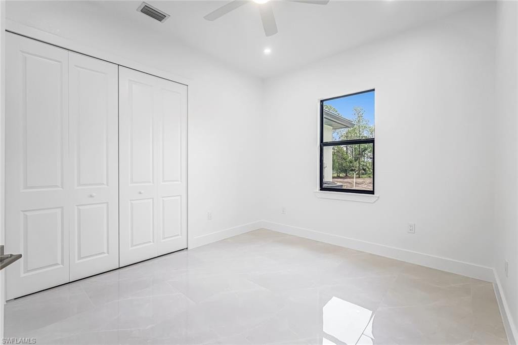 2840 Golden Gate BLVD W photo 27
