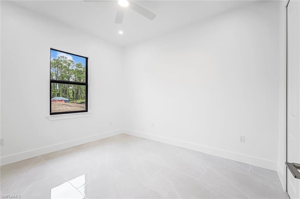 2840 Golden Gate BLVD W photo 30
