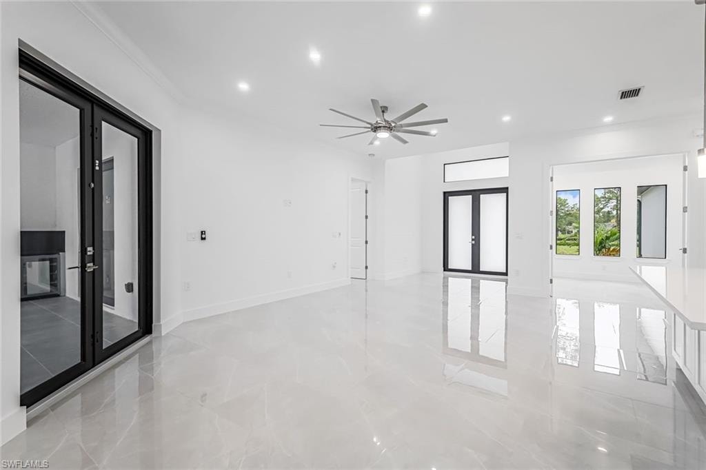 2840 Golden Gate BLVD W photo 10