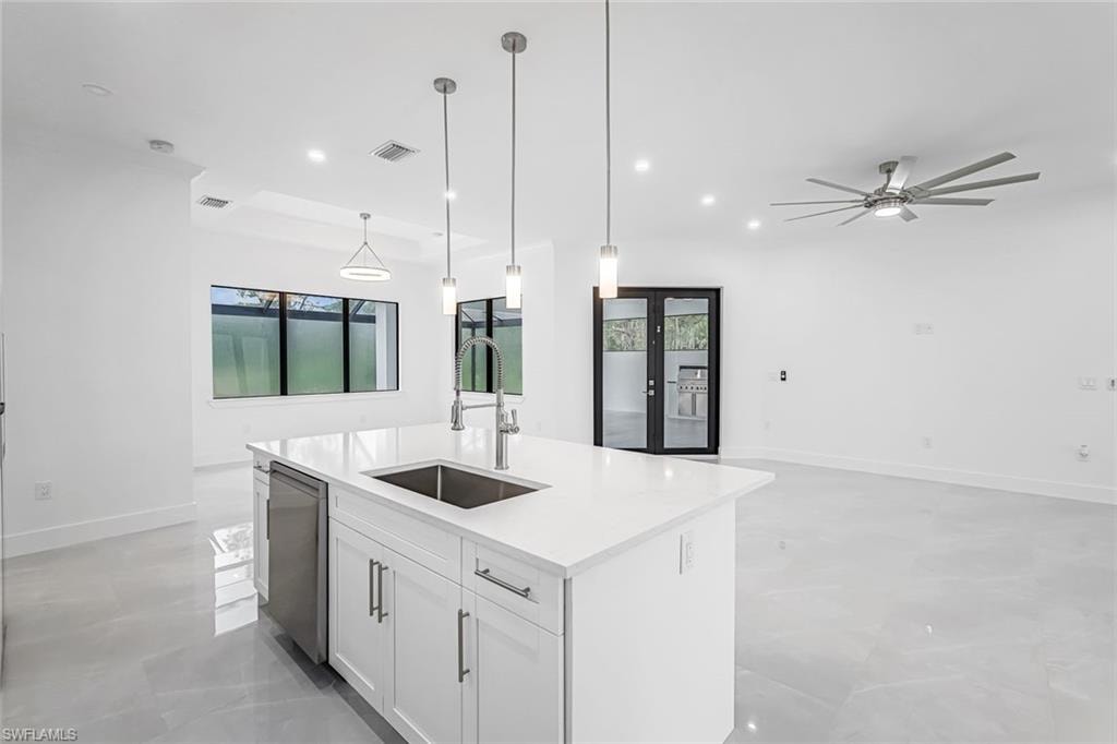 2840 Golden Gate BLVD W photo 14