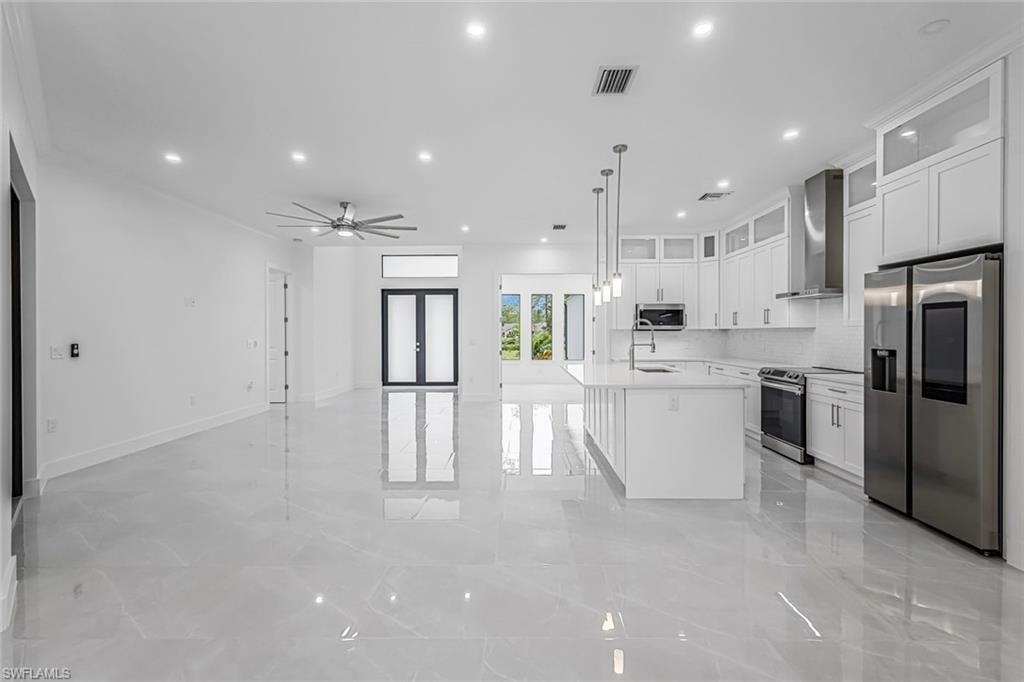 2840 Golden Gate BLVD W photo 11