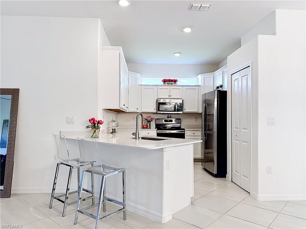 2558 Vine AVE photo 17