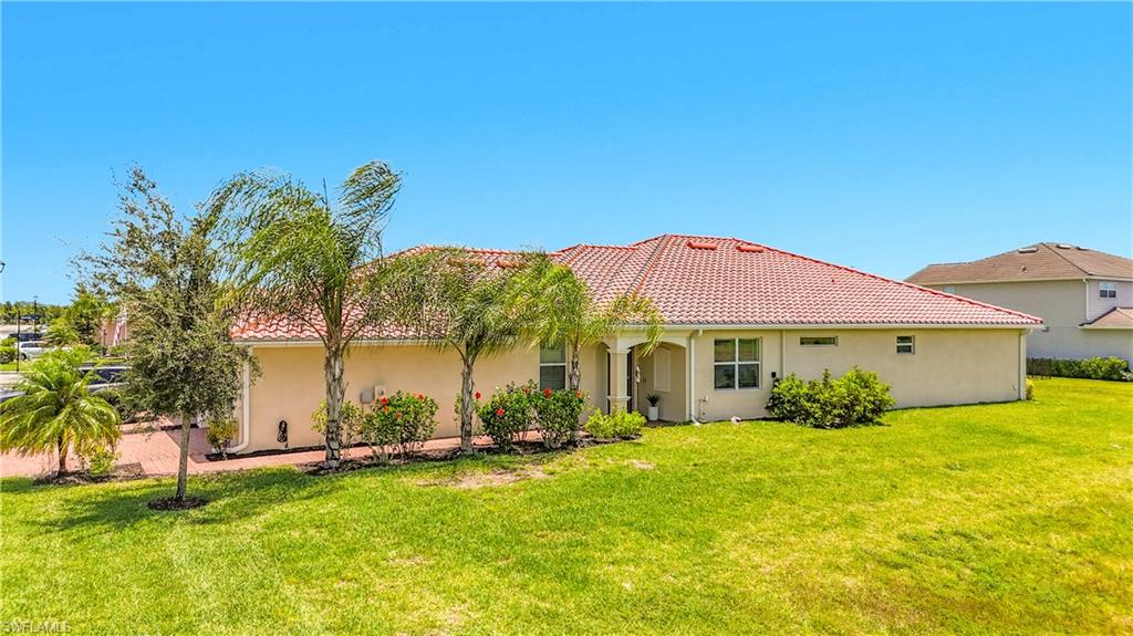 2558 Vine AVE