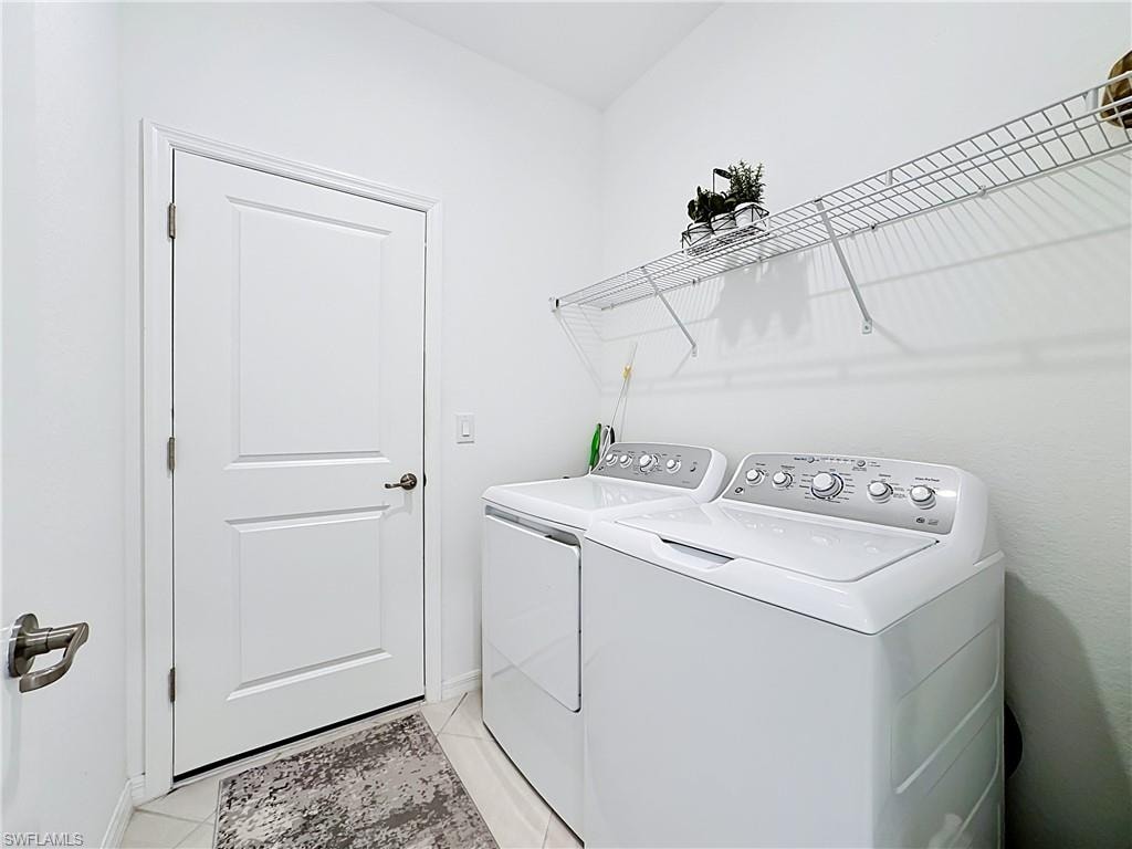 2558 Vine AVE photo 34