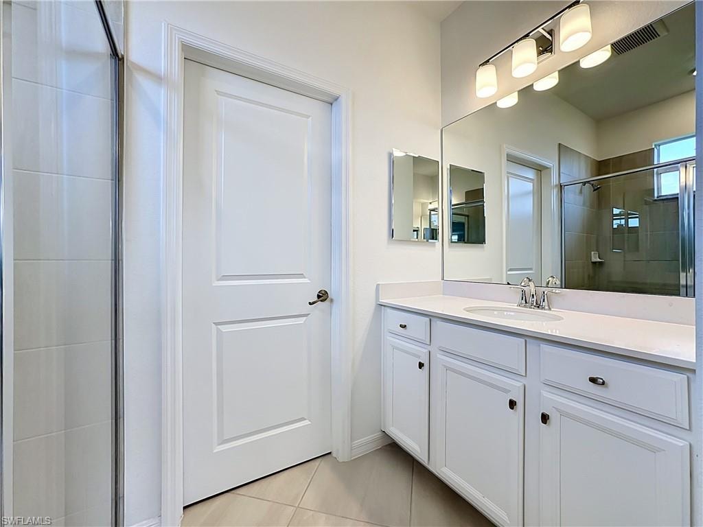 2558 Vine AVE photo 33