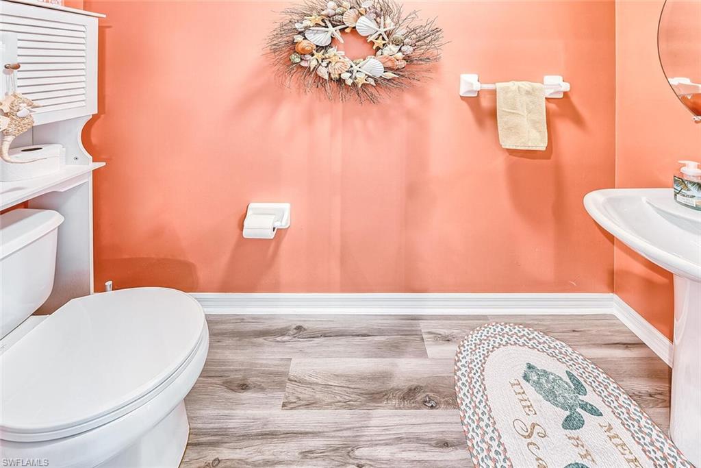1080 Hampton CIR photo 7