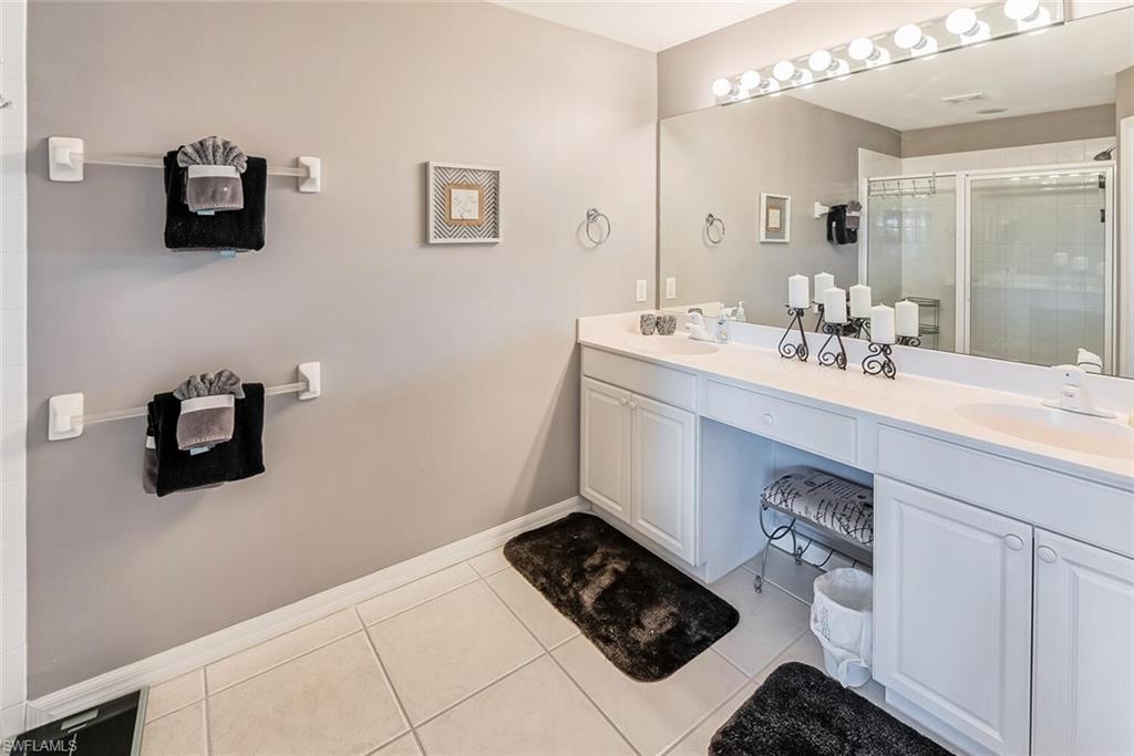 1080 Hampton CIR photo 10