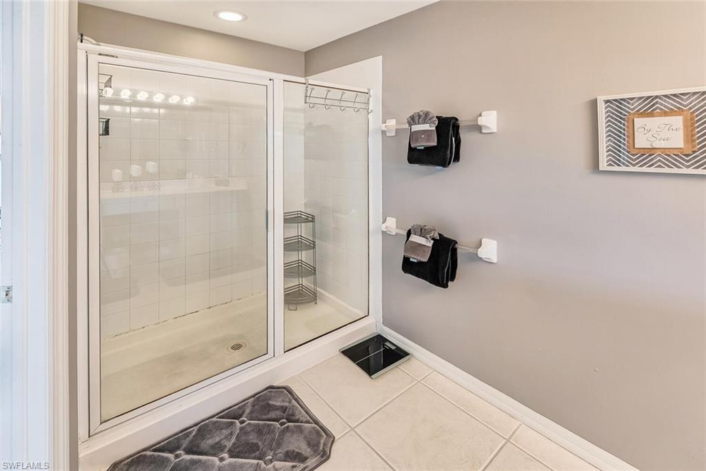 1080 Hampton CIR photo 11