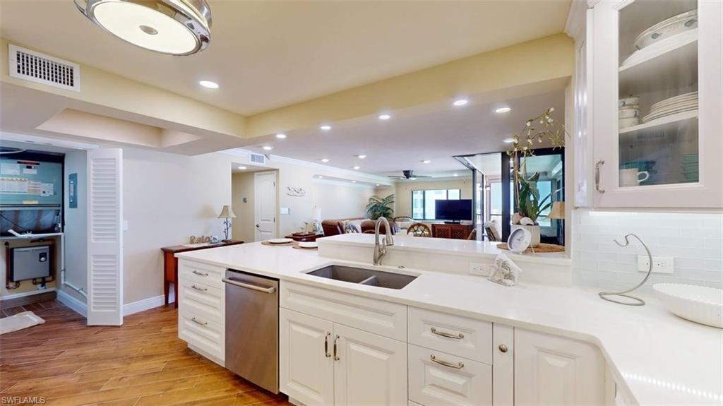 6662 Estero BLVD 409 photo 9