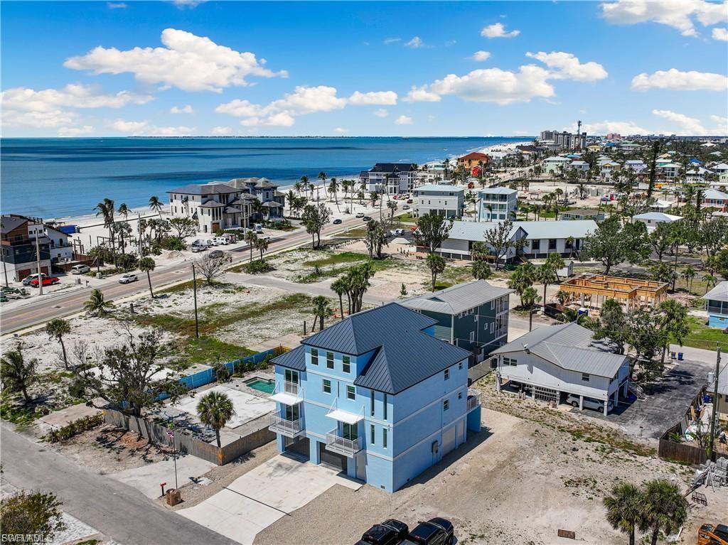 121 Hibiscus DR