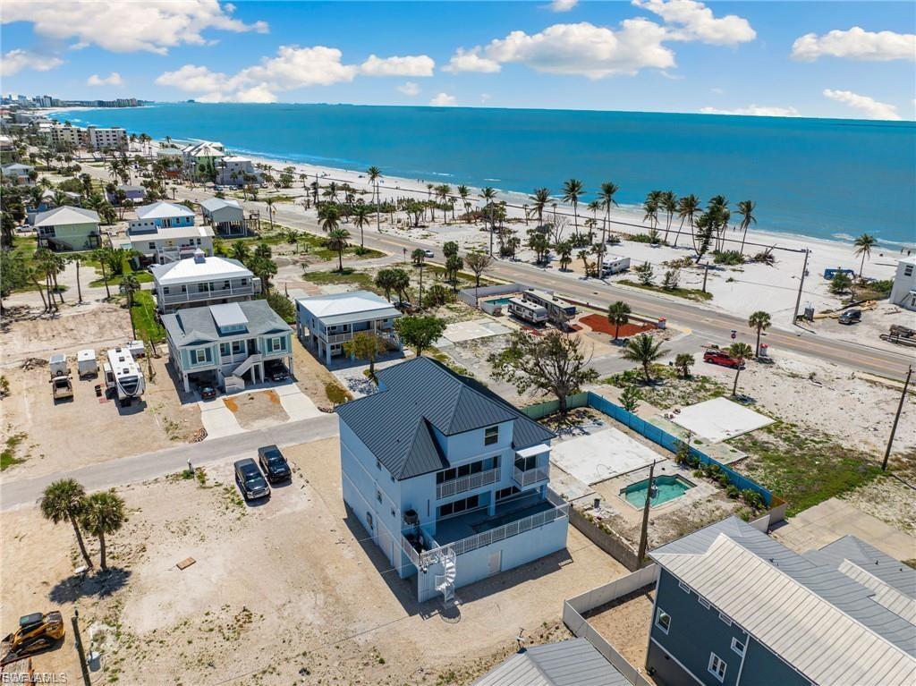 121 Hibiscus DR